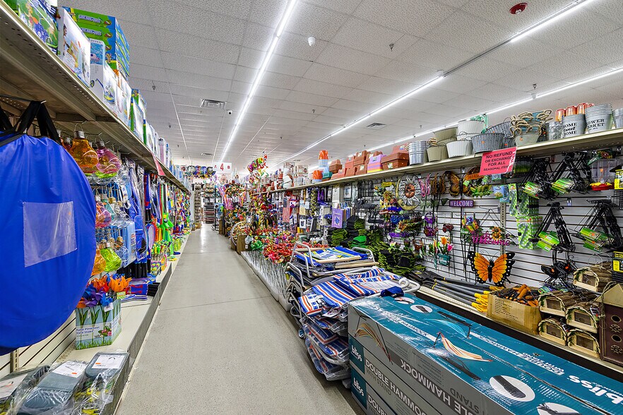 More Photos Of 2419 Lapeer Rd, Port Huron General Retail For Sale