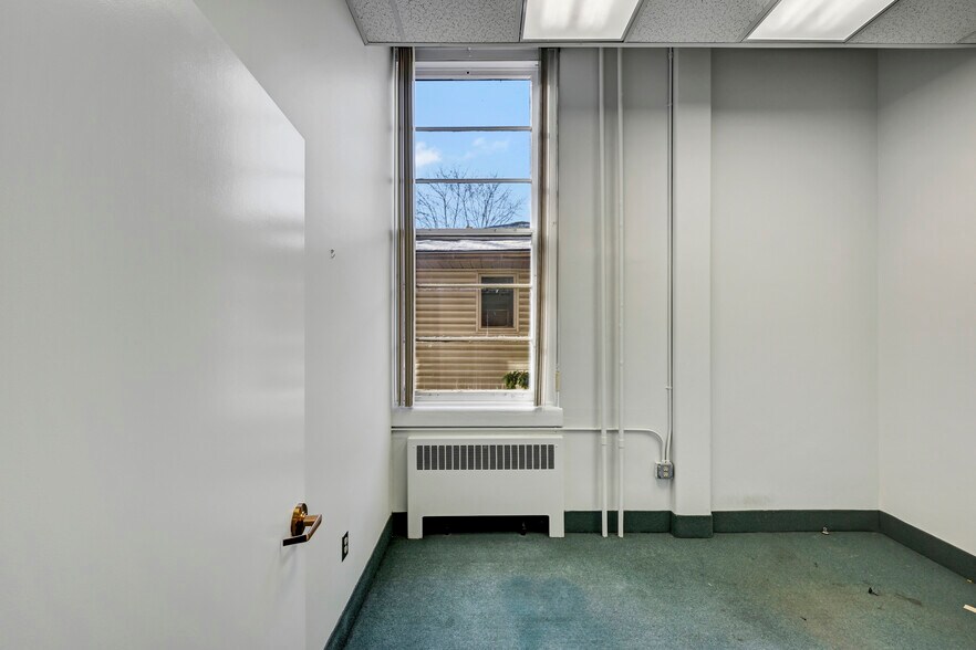 More Photos Of 301 Delaware Ave, Olyphant Office For Sale