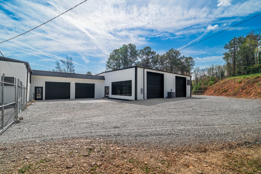 More Photos Of 540 E Church St, Jasper Auto Repair For Sale