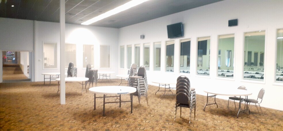 More Photos Of 1489 Milford St S, Clarksburg Office For Lease