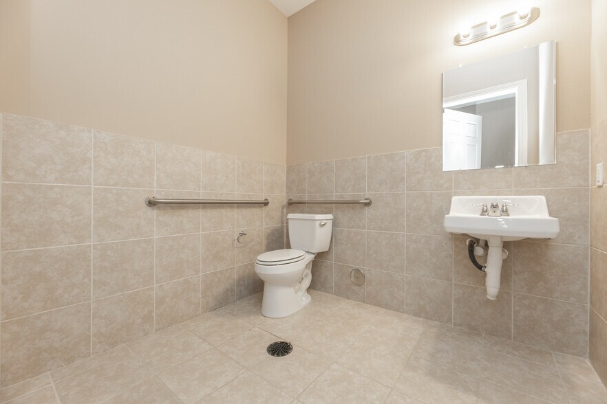 More Photos Of 4501 Cartwright Rd, Missouri City Unknown For Lease