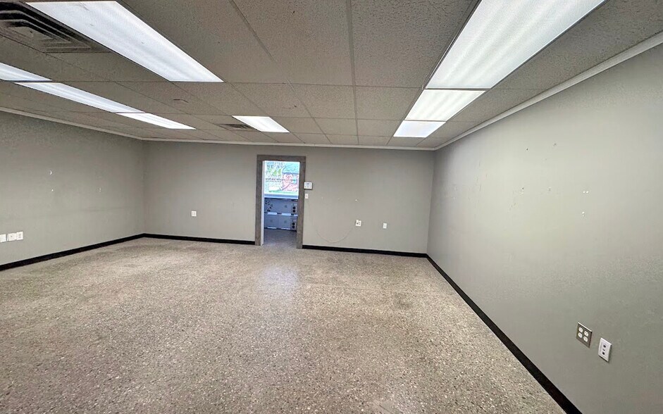 More Photos Of 1058-1094 S Main St, Plymouth Office For Sale