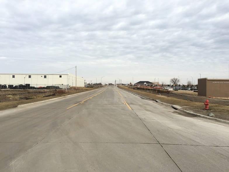 More Photos Of 245 SW 40th St, Lincoln Land For Lease