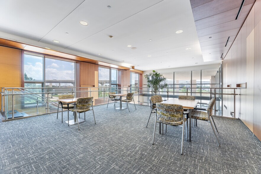 More Photos Of 1331 W Grand Pky N, Katy Medical For Lease