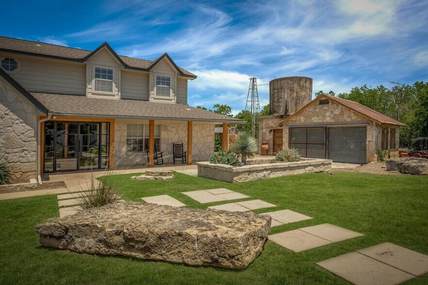 More Photos Of 6 US Highway 87, Comfort Office For Sale