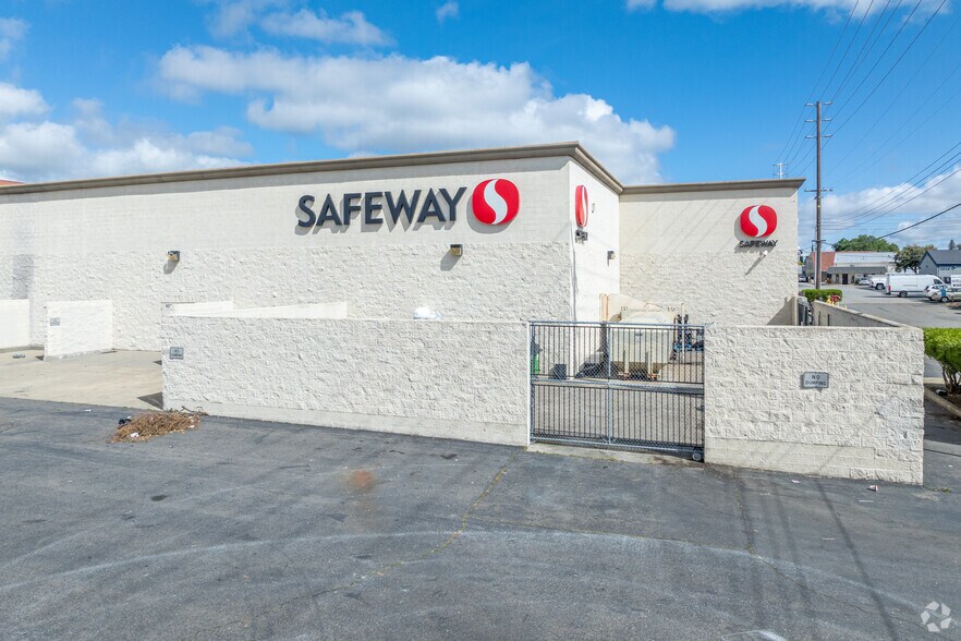 More Photos Of 4010-4020 Manzanita Ave, Carmichael Unknown For Lease