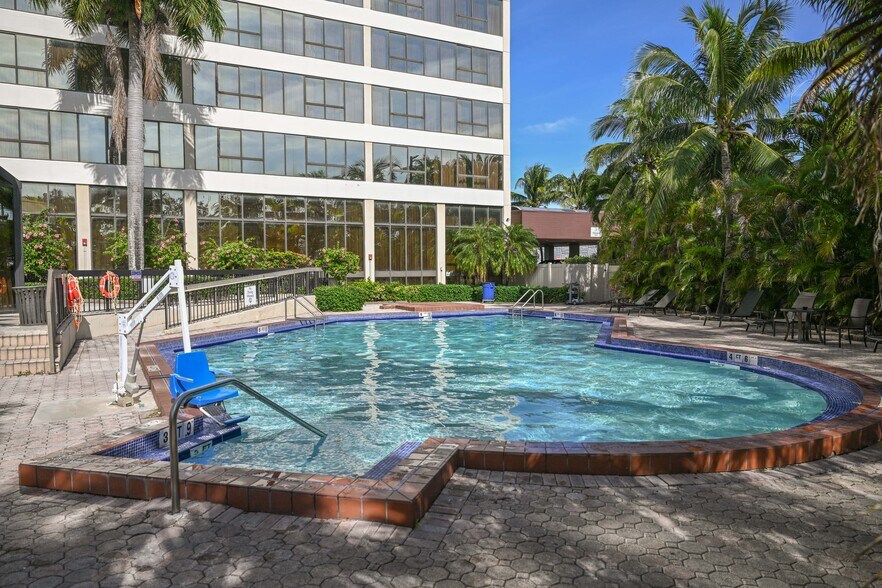 More Photos Of 7707 NW 103rd St, Hialeah Hotel For Sale