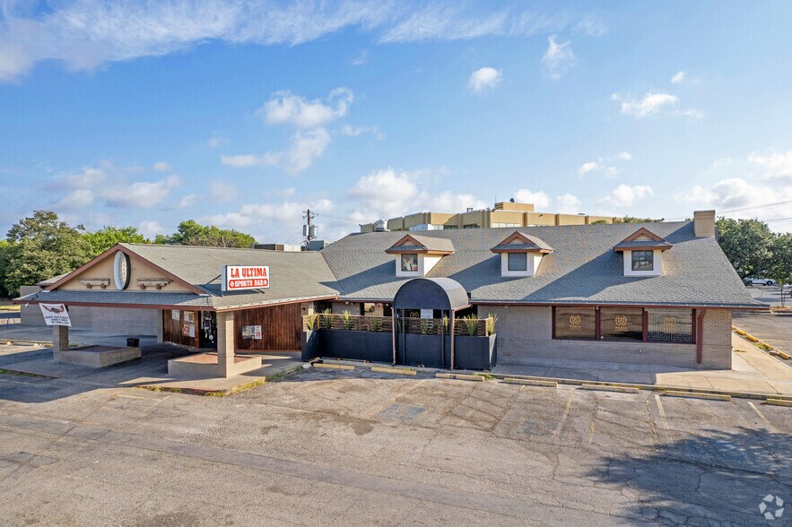 More Photos Of 9710 N Lamar Blvd, Austin Restaurant For Sale