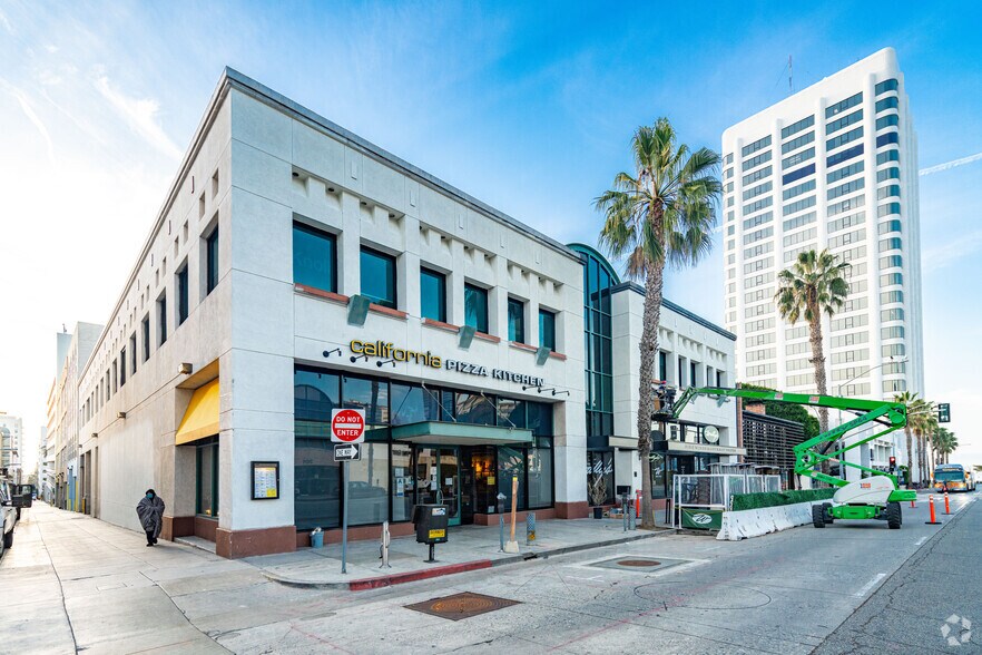 Primary Photo Of 210-214 Wilshire Blvd, Santa Monica Storefront Retail Office For Lease