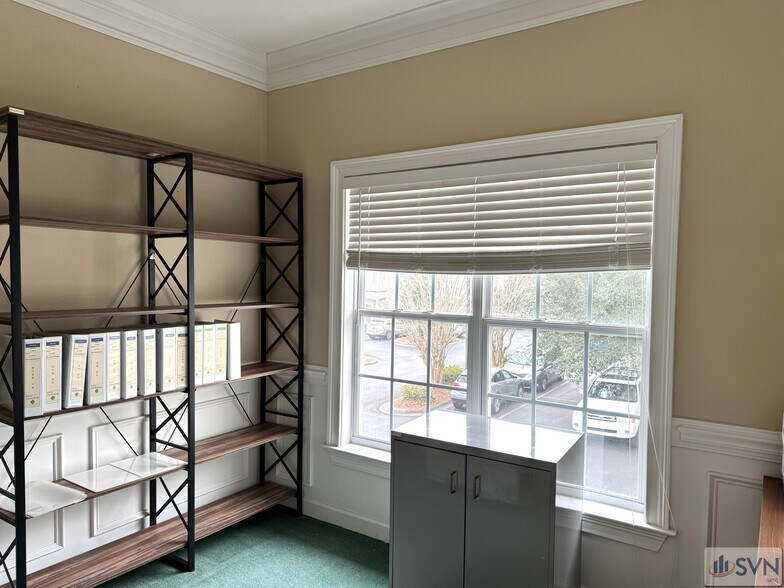 More Photos Of 37 W Fairmont Ave, Savannah Office For Lease
