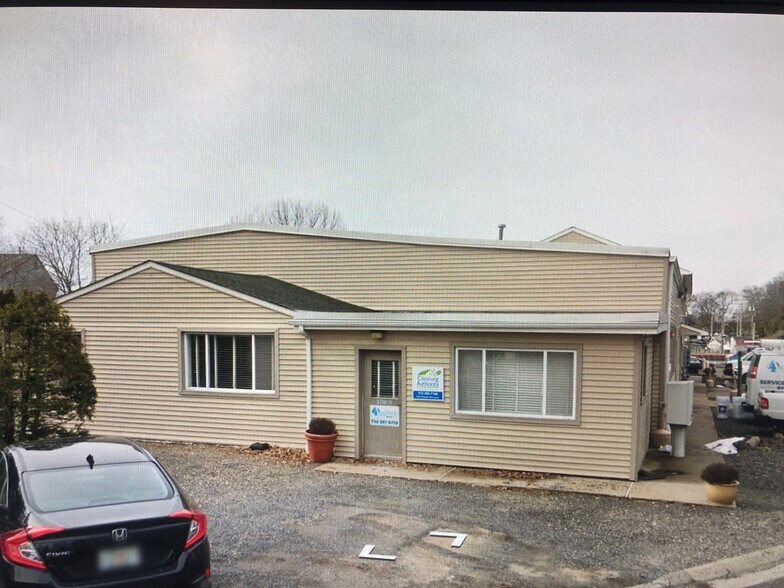 Primary Photo Of 737 Howe St, Point Pleasant Beach Light Distribution For Lease