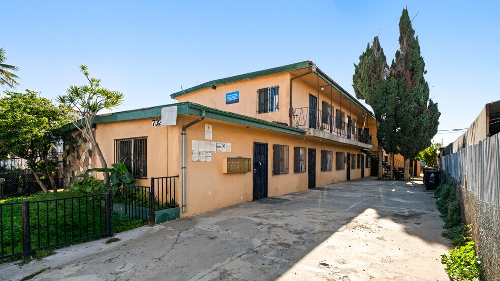 Primary Photo Of 732 W 76th St, Los Angeles Apartments For Sale
