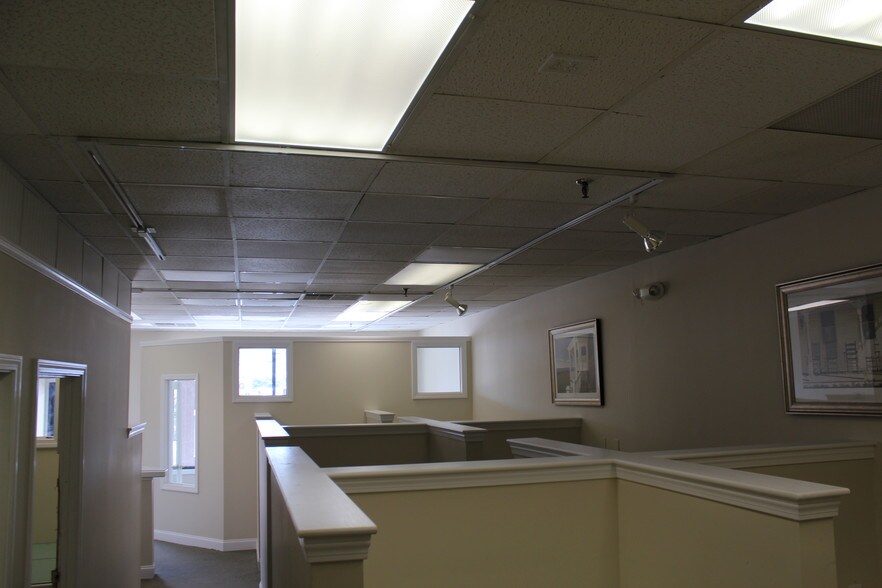 More Photos Of 1638-1662 Falmouth Rd, Centerville Storefront For Lease