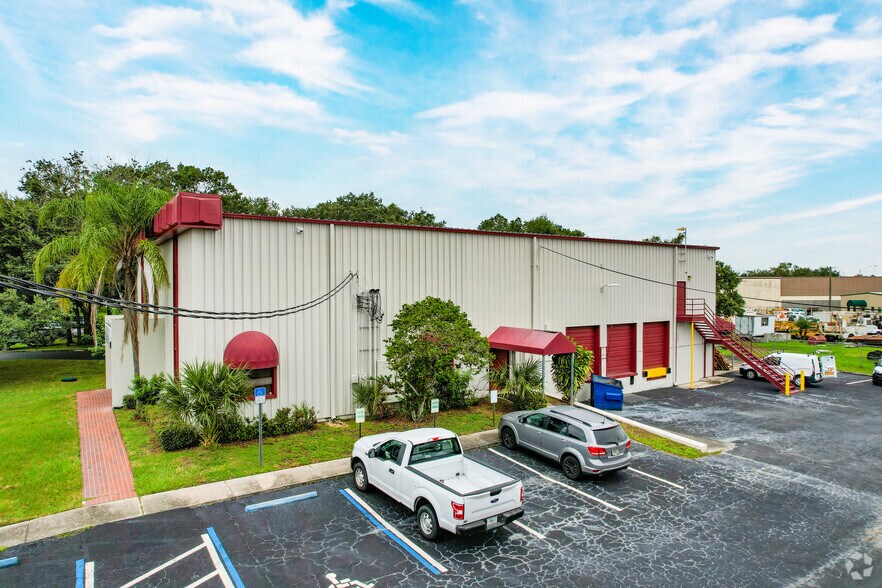 More Photos Of 1921 Tampa East Blvd, Tampa Light Manufacturing For Lease