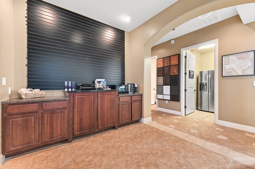 More Photos Of 18580 FM 1431, Jonestown Office For Sale