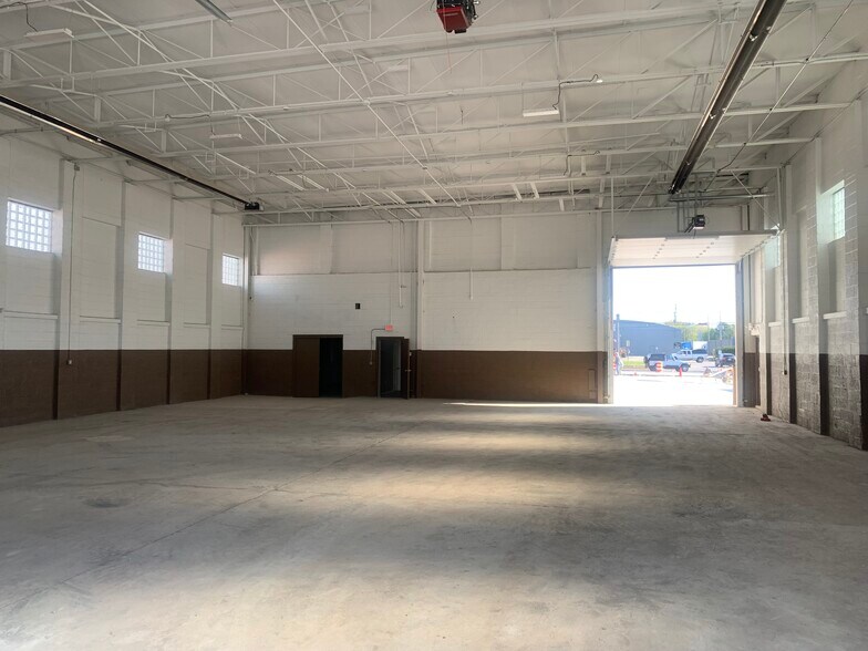 More Photos Of 24275 Mound Rd, Warren Manufacturing For Sale