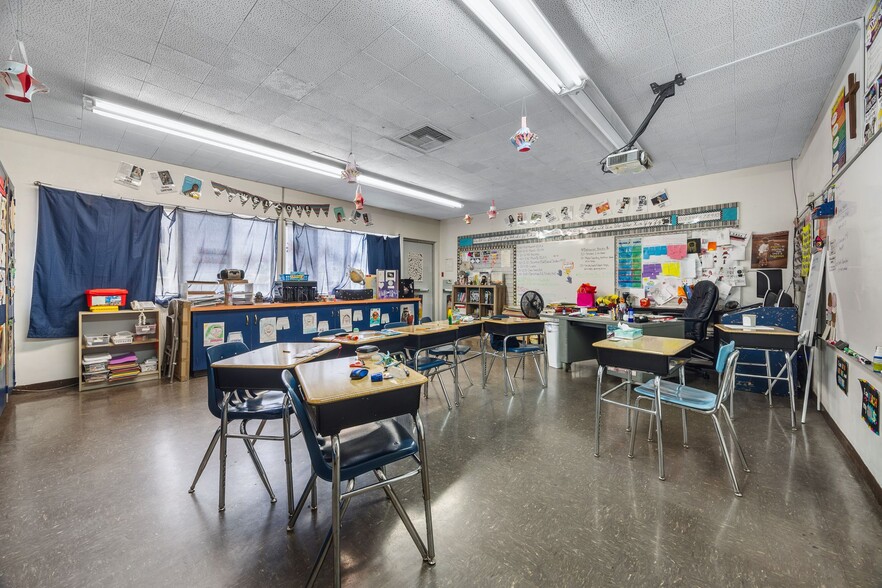 More Photos Of 6338 N Figueroa St, Los Angeles Schools For Lease