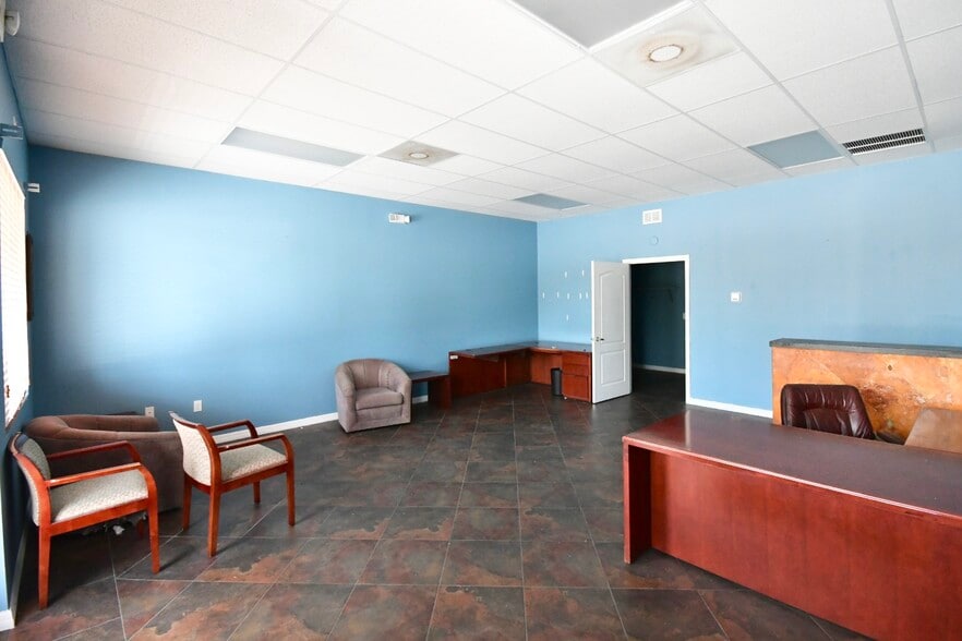 More Photos Of 17218 Toledo Blade Blvd, Port Charlotte Unknown For Lease