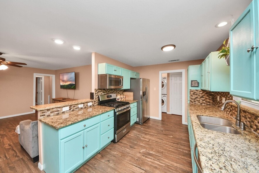 More Photos Of 2534 Garden Rd, Pearland Specialty For Sale