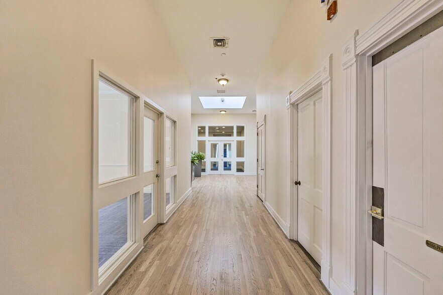 More Photos Of 620 Congress Ave, Austin Office For Lease