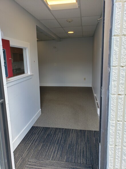 More Photos Of 22 Lark Industrial Pky, Greenville Warehouse For Lease