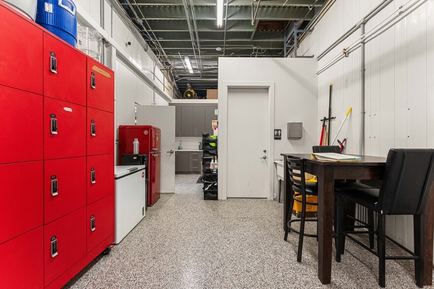 More Photos Of 10592 W State St, Boise Carwash For Sale