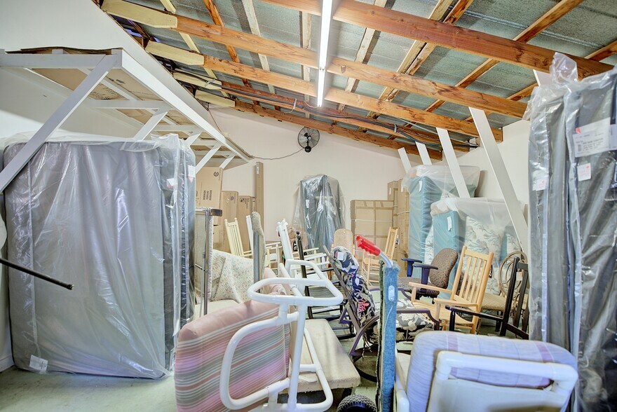 More Photos Of 2815 State Road 17 S, Avon Park Light Distribution For Sale