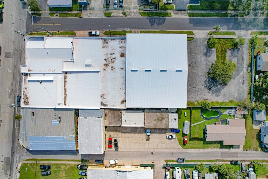 More Photos Of 530 N Beach St, Daytona Beach Warehouse For Sale