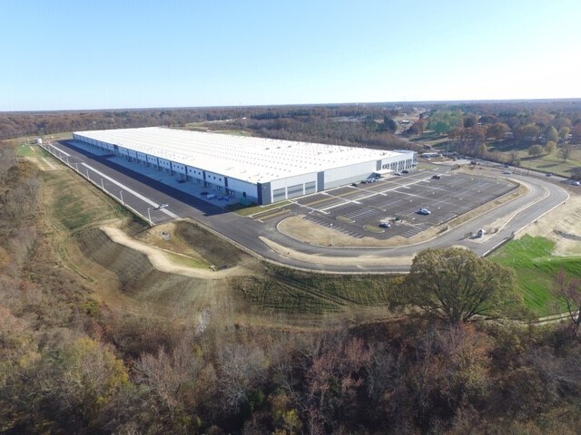 More Photos Of 3446 US 51 Hwy, Southaven Distribution For Lease