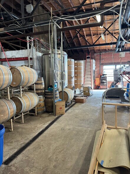 More Photos Of 2229 N Davidson St, Charlotte Warehouse For Sale