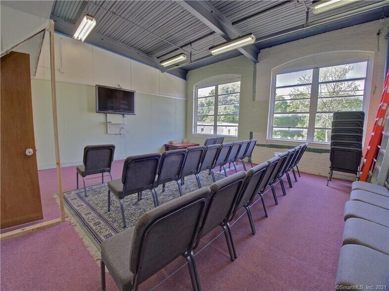 More Photos Of 90 S Park St, Willimantic Warehouse For Lease