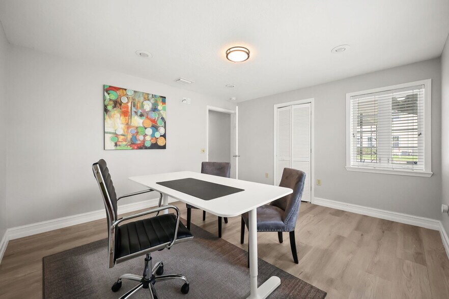 More Photos Of 104 S Clyde Ave, Kissimmee Office For Sale
