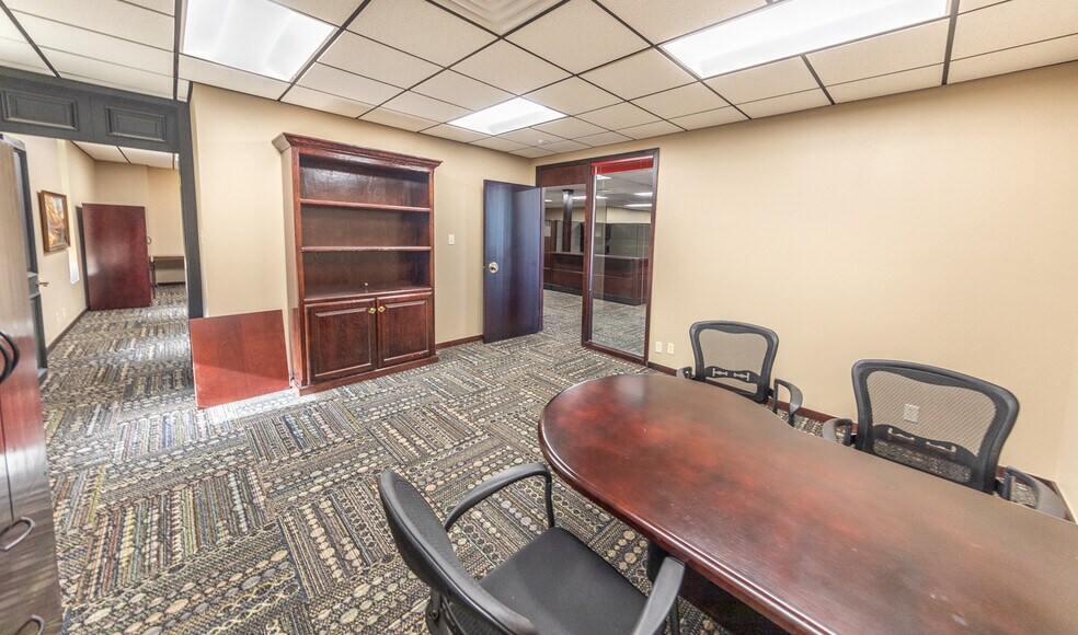 More Photos Of 23 Briercroft Office Park, Lubbock Office For Lease