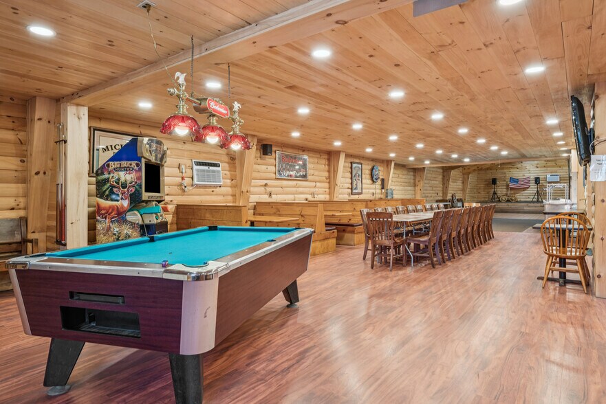 More Photos Of 1 Maple ave, Chelsea Restaurant For Sale