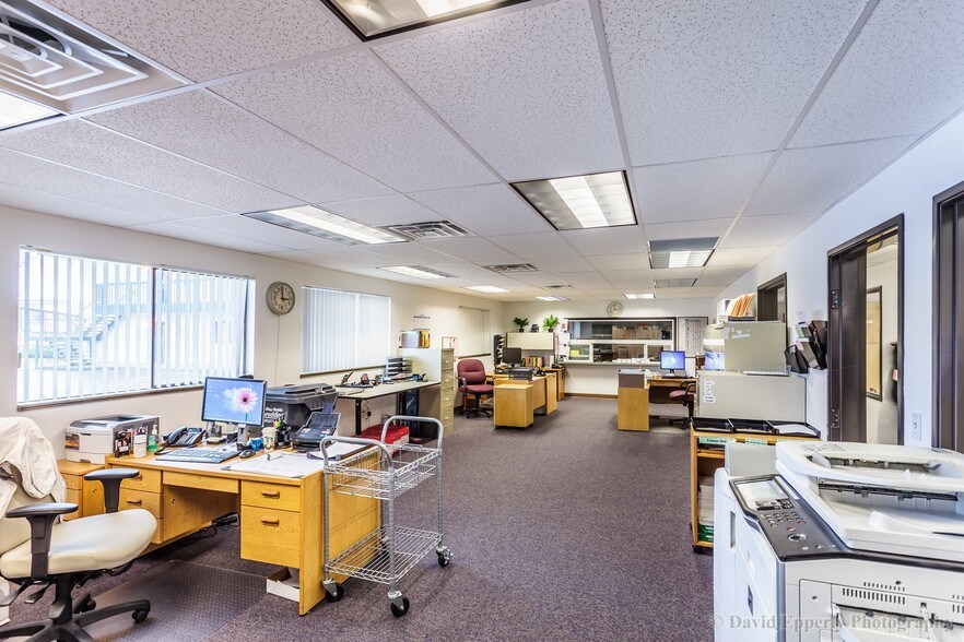 More Photos Of 1953 7th Ave, Longview Office For Sale
