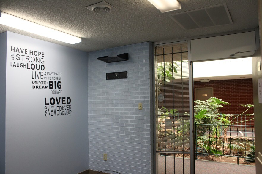 More Photos Of 1304 N Academy Blvd, Colorado Springs Medical For Sale