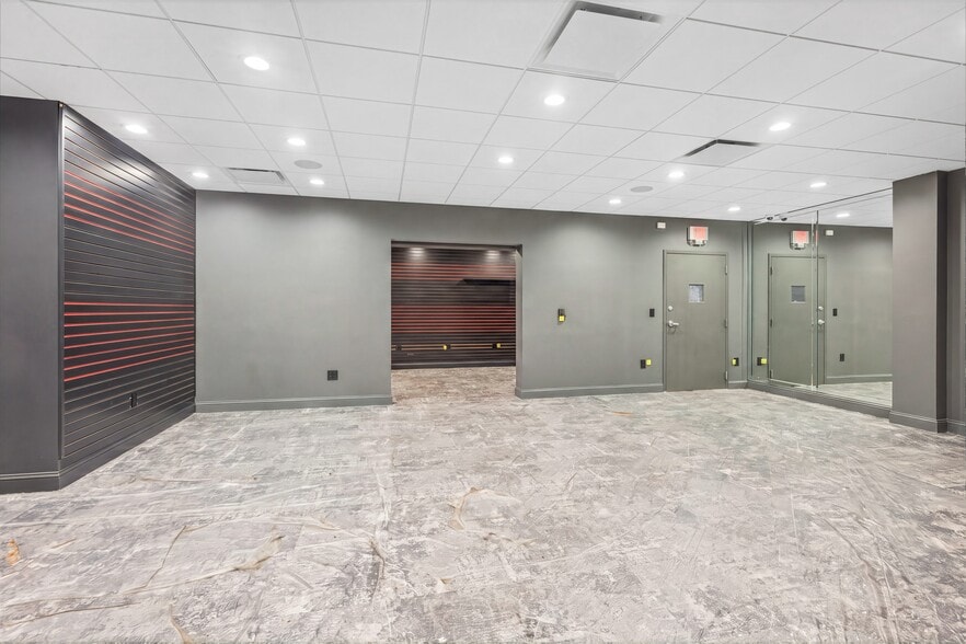 More Photos Of 8520 Tower Point Dr, Charlotte Light Distribution For Sale