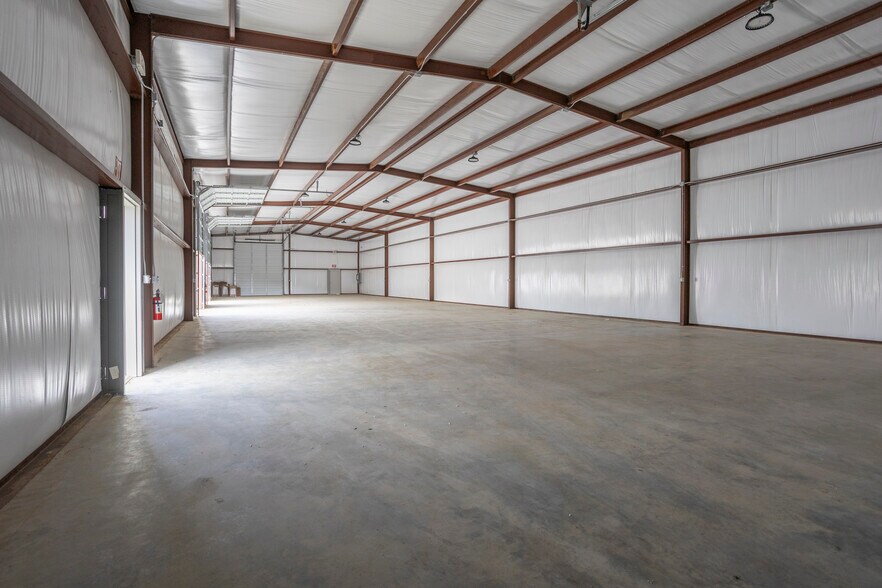 More Photos Of 5035 Dick Price Rd, Fort Worth Warehouse For Lease