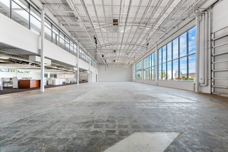 More Photos Of 2201 Corporate Center Dr, Newbury Park Research And Development For Sale