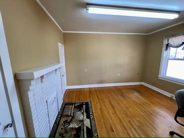 More Photos Of 303 S Second St, Booneville Medical For Sale