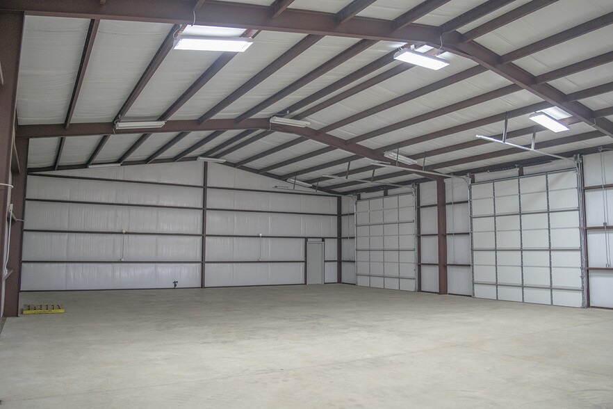 More Photos Of 9316 FM 1585, Wolfforth Warehouse For Lease