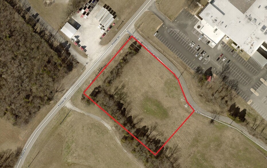 More Photos Of 2808 Pioneer Dr, Bowling Green Land For Lease