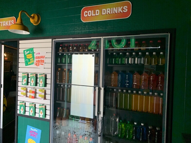 More Photos Of 2401 Main St, Houston General Retail For Sale