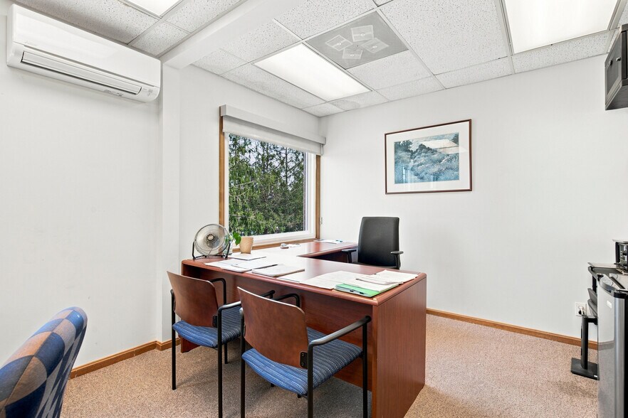 More Photos Of 33610 Solon Rd, Solon Office For Sale