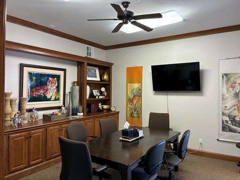 More Photos Of 1425 S Fretz Ave, Edmond Office For Sale