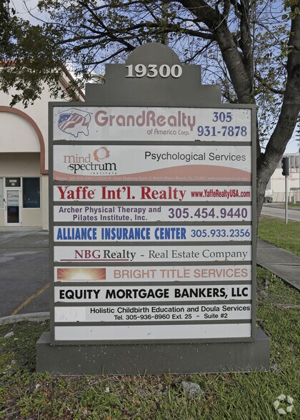 More Photos Of 19300 W Dixie Hwy, Miami Office For Lease