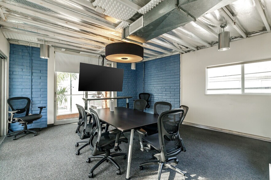 More Photos Of 1104 Highland Ave, Manhattan Beach Loft Creative Space For Sale