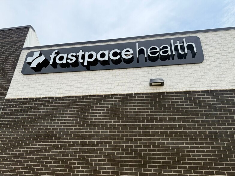 More Photos Of 2717 W Broadway St, Princeton Medical For Lease