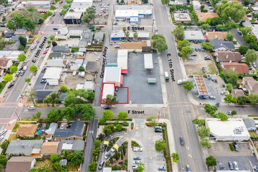 More Photos Of 1031 F St, Tracy General Retail For Sale