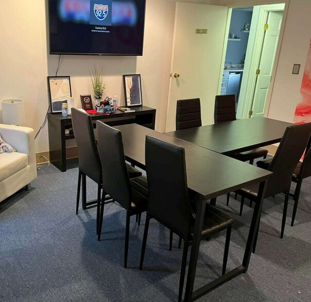 More Photos Of 50 King St, Torrington Office For Sale
